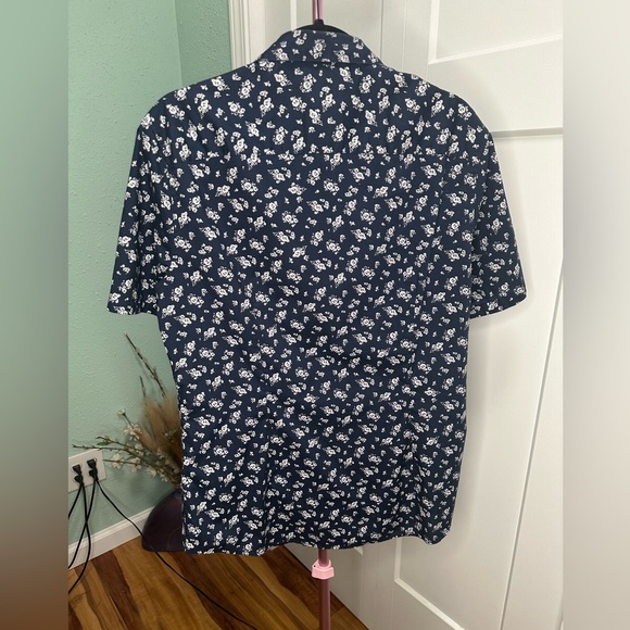 H&M slim fit mens medium blue/white floral button down short sleeve EUC - Picture 4 of 4